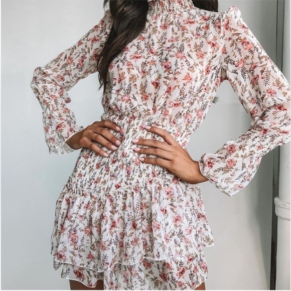 Princess Polly Dresses & Skirts - Princess Polly guetta floral long sleeve mini dress